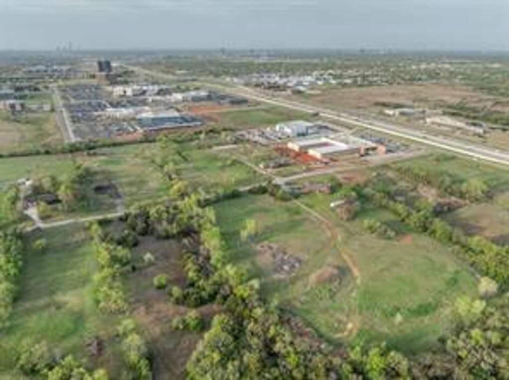 1 NE 102nd Street, Oklahoma City, OK 73114