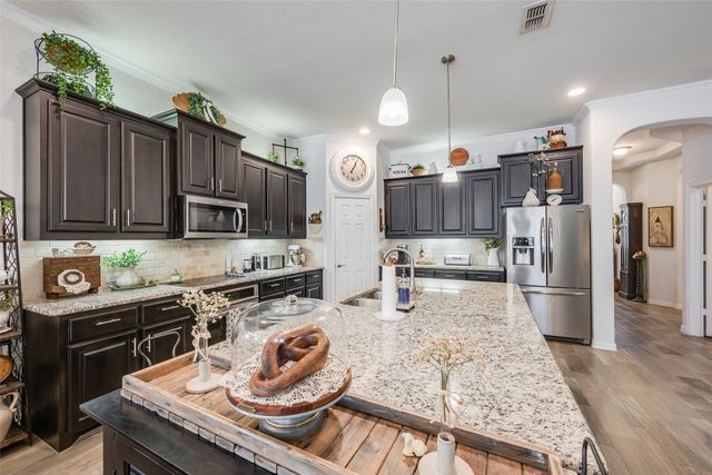 5825 Canyon Oaks Lane, Fort Worth, TX 76137