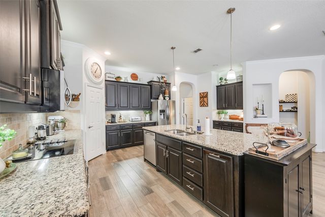 5825 Canyon Oaks Lane, Fort Worth, TX 76137