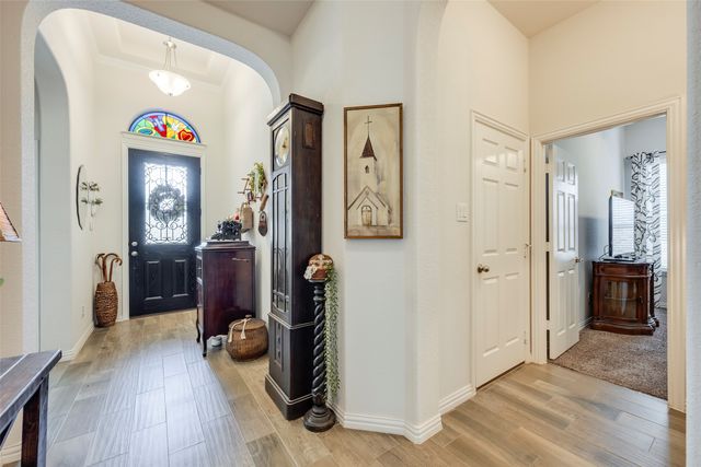 5825 Canyon Oaks Lane, Fort Worth, TX 76137