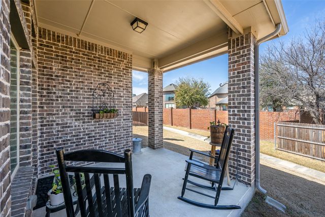 5825 Canyon Oaks Lane, Fort Worth, TX 76137