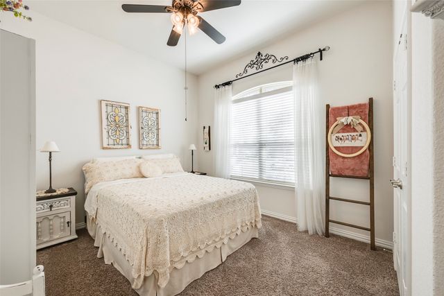 5825 Canyon Oaks Lane, Fort Worth, TX 76137