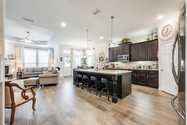 5825 Canyon Oaks Lane, Fort Worth, TX 76137