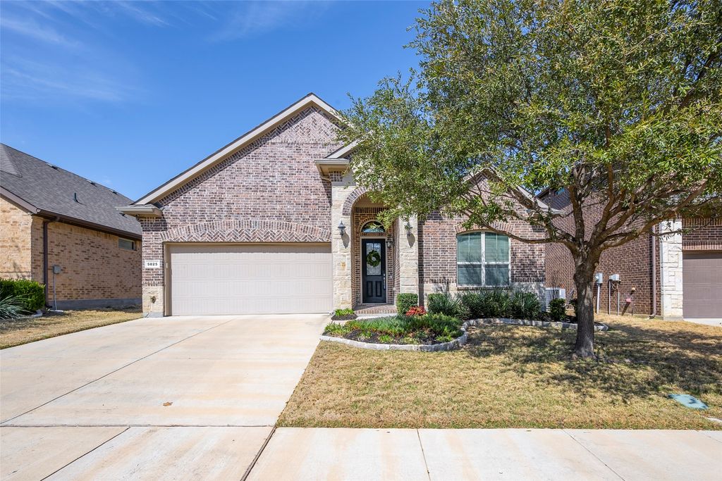 5825 Canyon Oaks Lane, Fort Worth, TX 76137