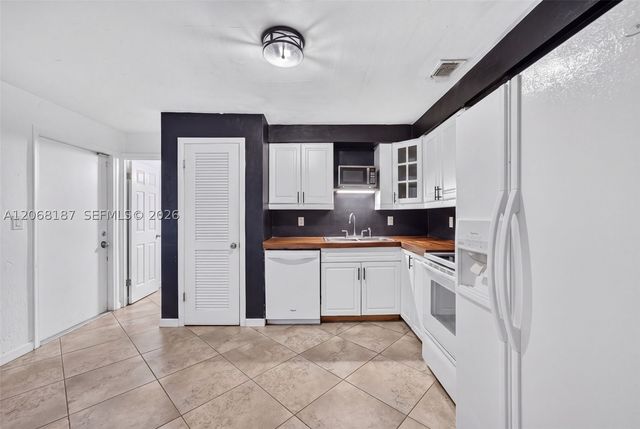 9452 SW 52nd Ct, Cooper City, FL 33328