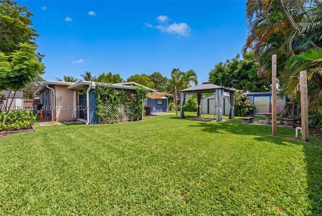 9452 SW 52nd Ct, Cooper City, FL 33328