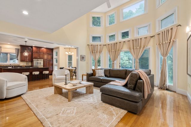 142 Hartman Rd, Newton, MA 02459