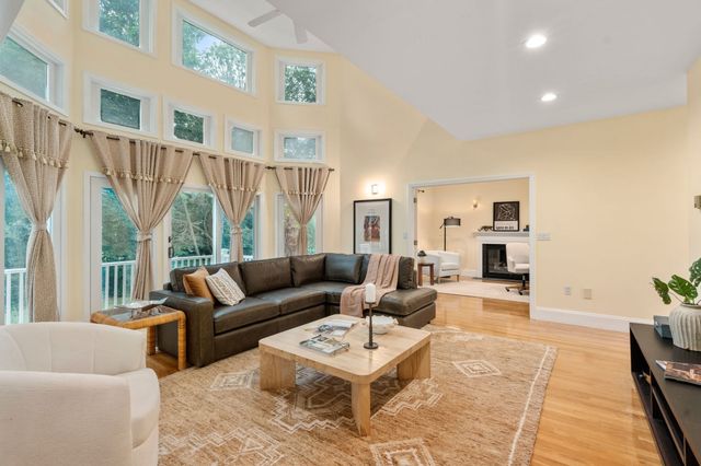 142 Hartman Rd, Newton, MA 02459