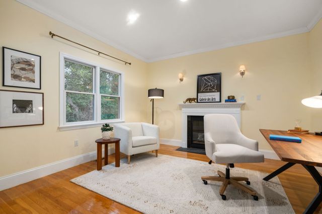 142 Hartman Rd, Newton, MA 02459