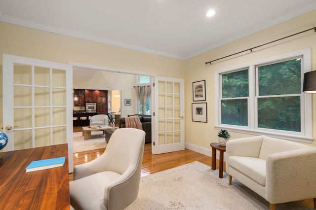 142 Hartman Rd, Newton, MA 02459