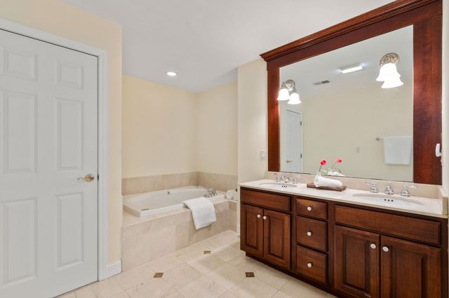 142 Hartman Rd, Newton, MA 02459