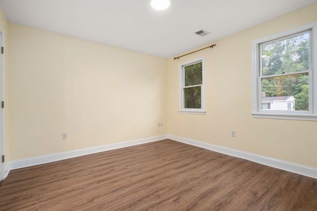 142 Hartman Rd, Newton, MA 02459