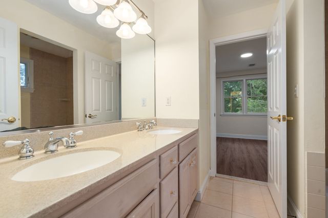 142 Hartman Rd, Newton, MA 02459