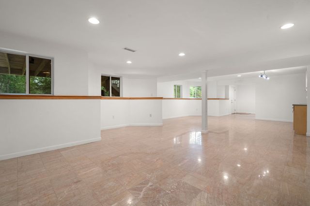 142 Hartman Rd, Newton, MA 02459