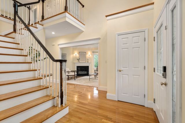 142 Hartman Rd, Newton, MA 02459