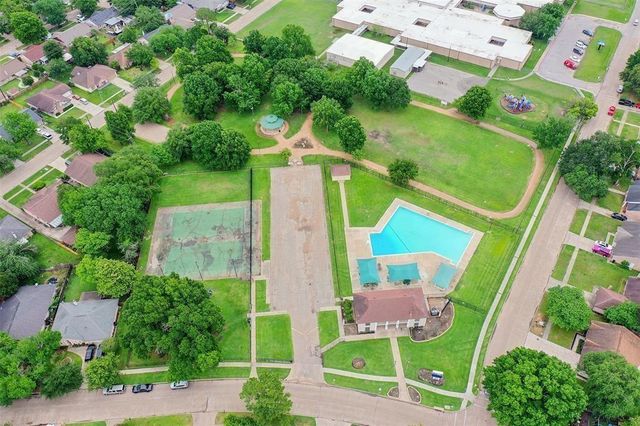 6902 Feather Creek Drive, Houston, TX 77086