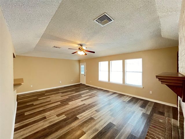 6902 Feather Creek Drive, Houston, TX 77086