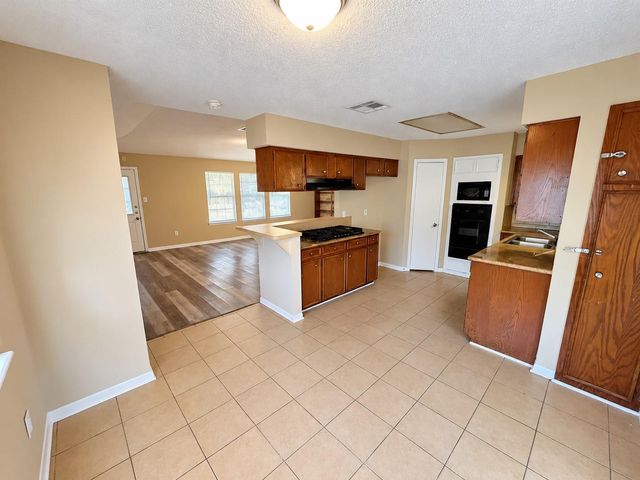 6902 Feather Creek Drive, Houston, TX 77086