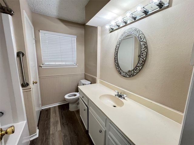6902 Feather Creek Drive, Houston, TX 77086