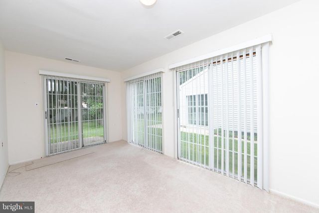 7 FAIRFAX DR, Mount Laurel, NJ 08054