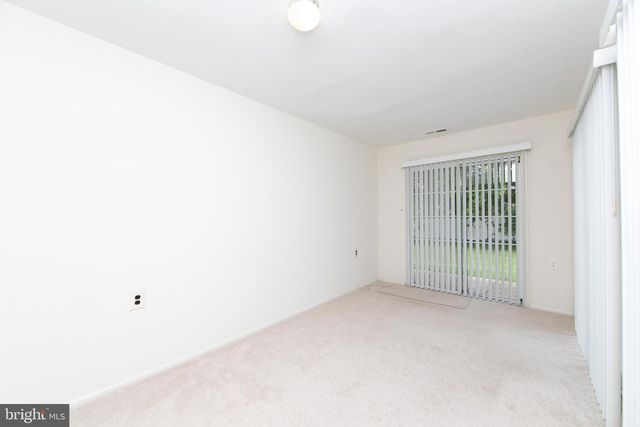 7 FAIRFAX DR, Mount Laurel, NJ 08054