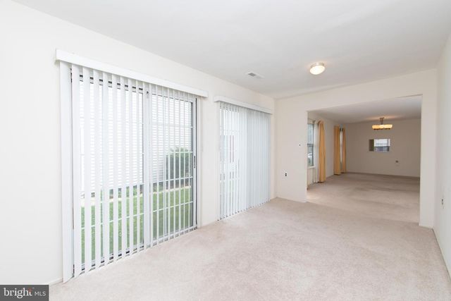 7 FAIRFAX DR, Mount Laurel, NJ 08054