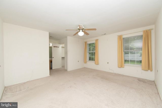 7 FAIRFAX DR, Mount Laurel, NJ 08054