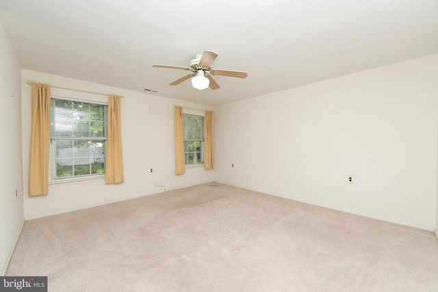7 FAIRFAX DR, Mount Laurel, NJ 08054