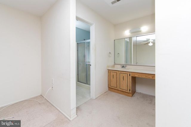 7 FAIRFAX DR, Mount Laurel, NJ 08054
