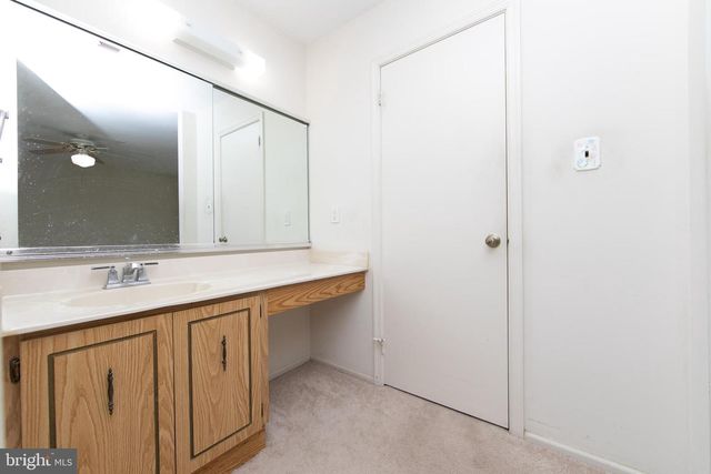 7 FAIRFAX DR, Mount Laurel, NJ 08054