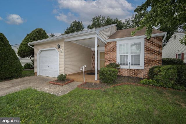7 FAIRFAX DR, Mount Laurel, NJ 08054