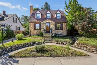 1053 W Forest Avenue, Muskegon, MI 49441