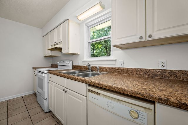 121 Sunnymeade Dr, Mount Juliet, TN 37122
