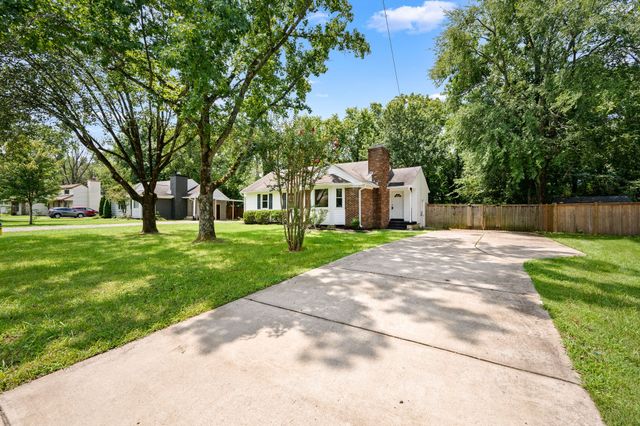 121 Sunnymeade Dr, Mount Juliet, TN 37122