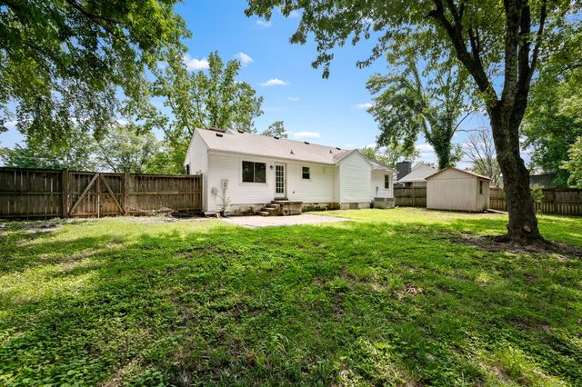 121 Sunnymeade Dr, Mount Juliet, TN 37122
