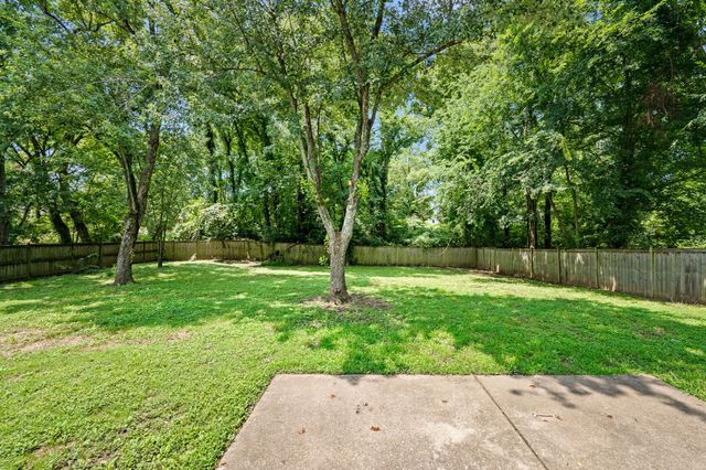 121 Sunnymeade Dr, Mount Juliet, TN 37122