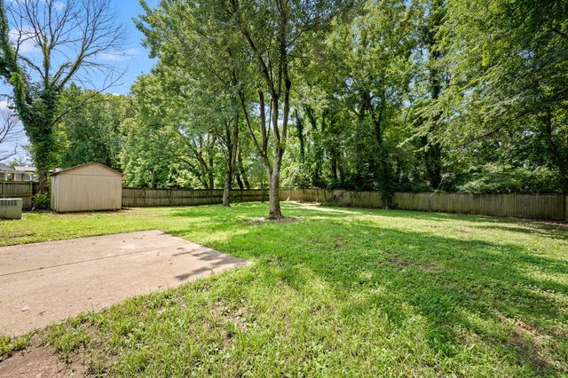 121 Sunnymeade Dr, Mount Juliet, TN 37122