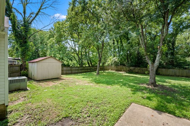 121 Sunnymeade Dr, Mount Juliet, TN 37122
