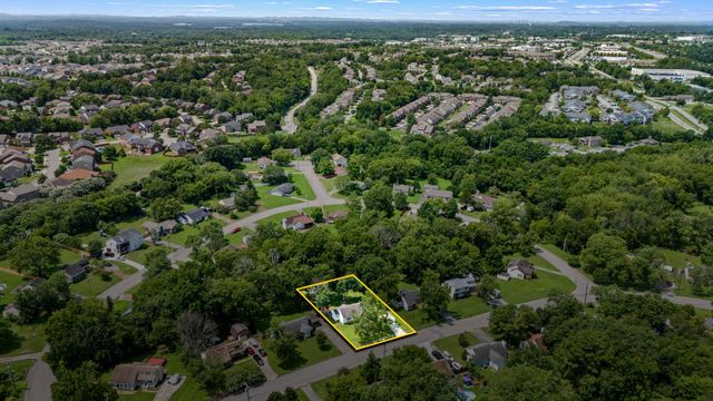 121 Sunnymeade Dr, Mount Juliet, TN 37122