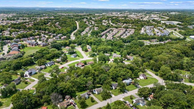 121 Sunnymeade Dr, Mount Juliet, TN 37122