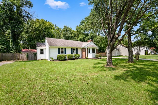 121 Sunnymeade Dr, Mount Juliet, TN 37122