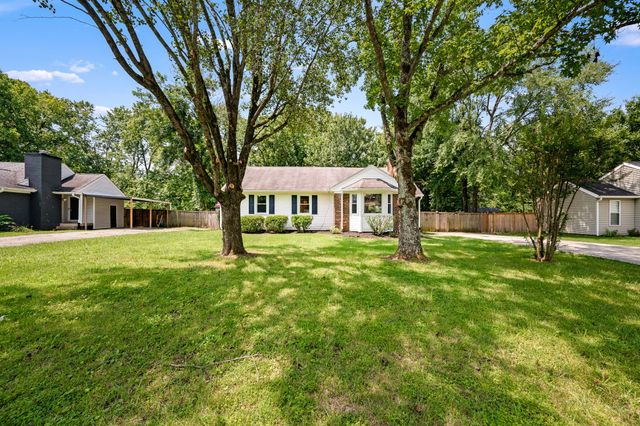 121 Sunnymeade Dr, Mount Juliet, TN 37122