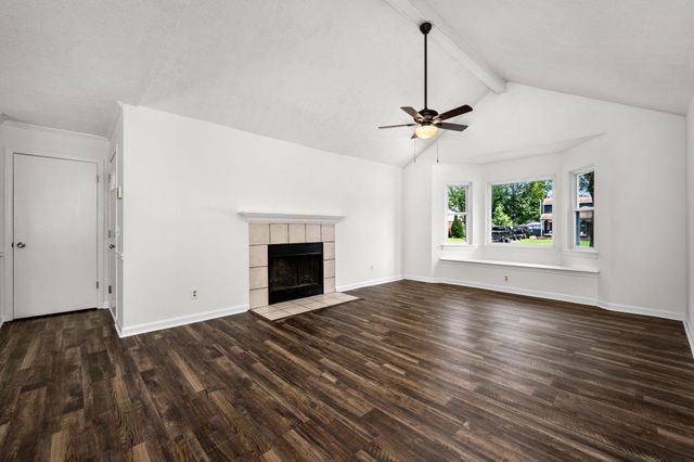 121 Sunnymeade Dr, Mount Juliet, TN 37122