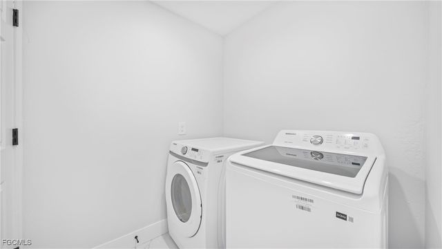 343 NE 25th TER, Cape Coral, FL 33909