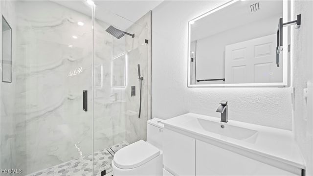 343 NE 25th TER, Cape Coral, FL 33909