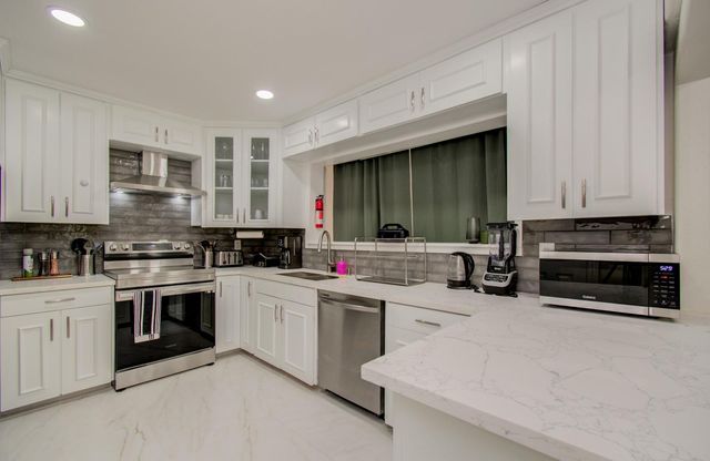 8623 Parasol Lane, Houston, TX 77064