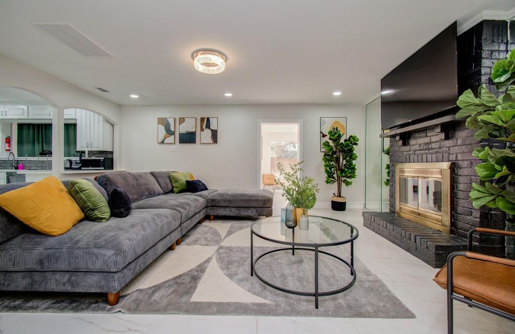 8623 Parasol Lane, Houston, TX 77064