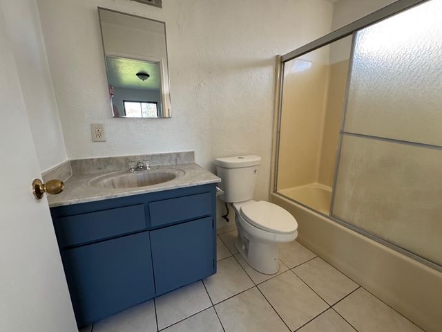 220 & 222 E Mountain View Avenue, Porterville, CA 93257