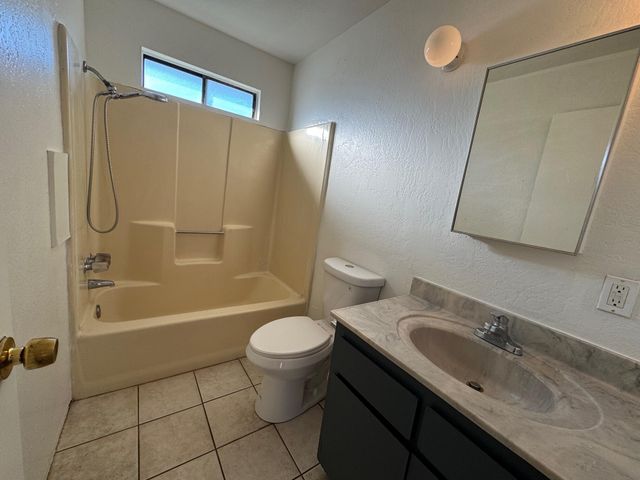 220 & 222 E Mountain View Avenue, Porterville, CA 93257