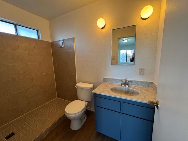 220 & 222 E Mountain View Avenue, Porterville, CA 93257